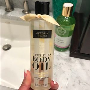 Victoria Secret Coconut Oil